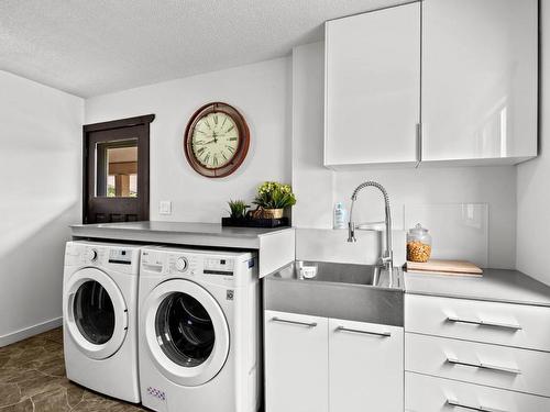 4853 Clearwater Valley Rd, Clearwater, BC - Indoor Photo Showing Laundry Room