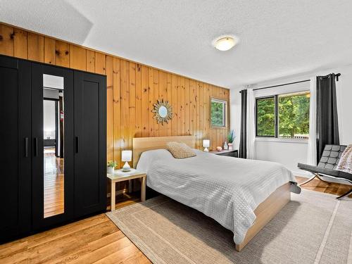 4853 Clearwater Valley Rd, Clearwater, BC - Indoor Photo Showing Bedroom