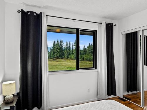 4853 Clearwater Valley Rd, Clearwater, BC - Indoor Photo Showing Bedroom