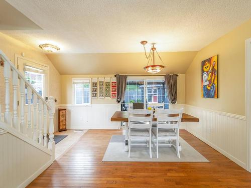 2599 Qu'Appelle Blvd, Kamloops, BC - Indoor Photo Showing Dining Room