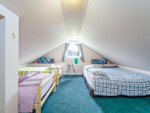 2599 Qu'Appelle Blvd, Kamloops, BC - Indoor Photo Showing Bedroom