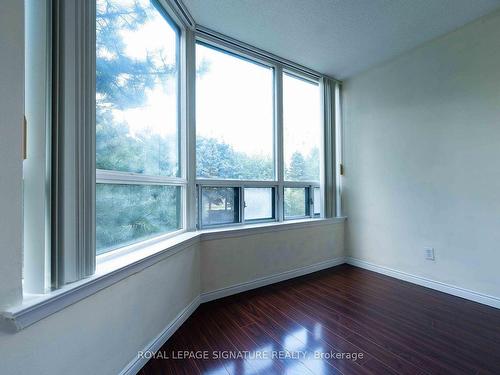 215-135 Hillcrest Ave, Mississauga, ON - Indoor Photo Showing Other Room