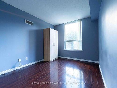 215-135 Hillcrest Ave, Mississauga, ON - Indoor Photo Showing Other Room