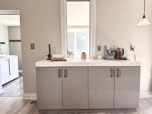 536 Catherine Street, Thunder Bay, ON - Indoor Photo Showing Laundry Room