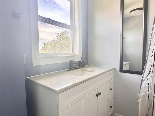 536 Catherine Street, Thunder Bay, ON - Indoor Photo Showing Bathroom