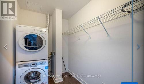 Ne1510 - 9205 Yonge Street, Richmond Hill, ON - Indoor Photo Showing Laundry Room