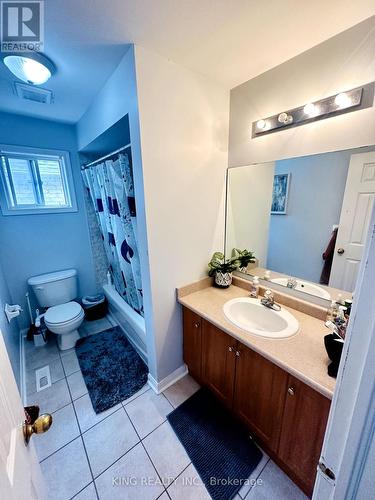 40 Starfish Court, Brampton (Sandringham-Wellington), ON - Indoor Photo Showing Bathroom