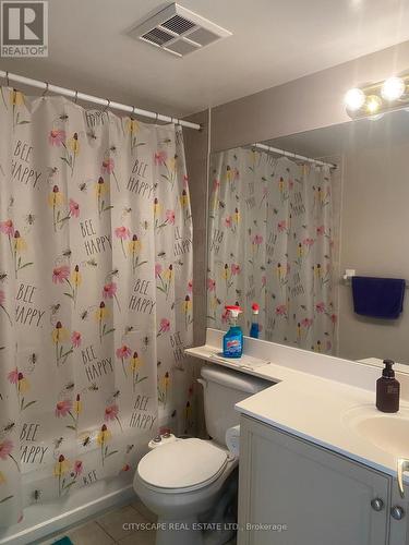 2707 - 35 Kingsbridge Circle, Mississauga (Hurontario), ON - Indoor Photo Showing Bathroom