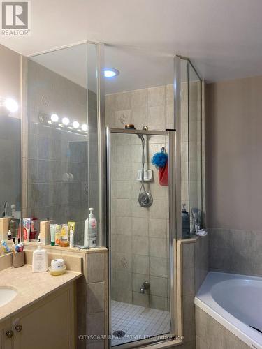 2707 - 35 Kingsbridge Circle, Mississauga (Hurontario), ON - Indoor Photo Showing Bathroom