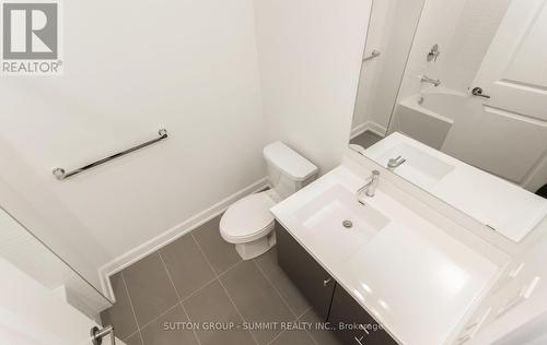 1117 - 3220 William Coltson Avenue, Oakville, ON - Indoor Photo Showing Bathroom