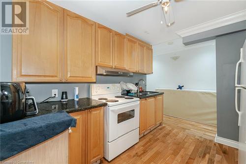 2065 Westfield Drive, Mississauga, ON - Indoor Photo Showing Kitchen