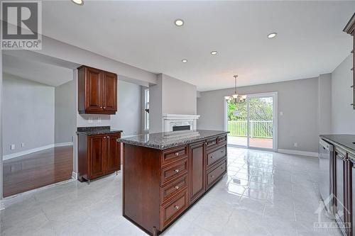 kitchen - 38 Knudson Drive, Ottawa, ON - Indoor Photo Showing Kitchen