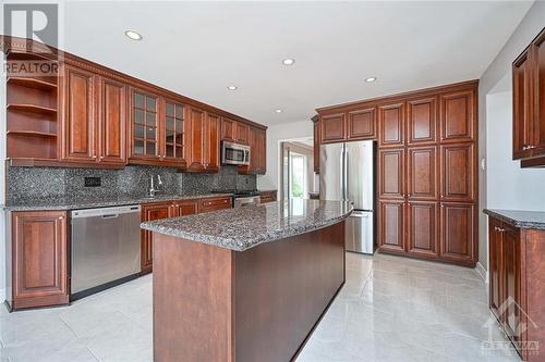 kitchen - 38 Knudson Drive, Ottawa, ON - Indoor Photo Showing Kitchen