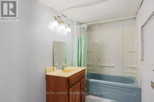 383 Siddon Lake Place, Bancroft, ON - Indoor Photo Showing Bathroom