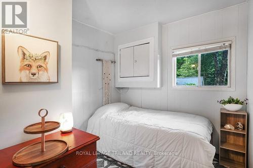 383 Siddon Lake Place, Bancroft, ON - Indoor Photo Showing Bedroom