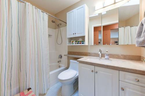 505 Redwing Drive, Penticton, BC - Indoor Photo Showing Bathroom