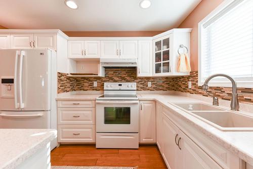 505 Redwing Drive, Penticton, BC - Indoor Photo Showing Kitchen With Double Sink