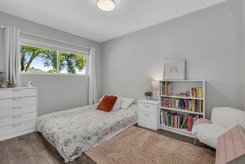 832 Walrod Street, Kelowna, BC - Indoor Photo Showing Bedroom