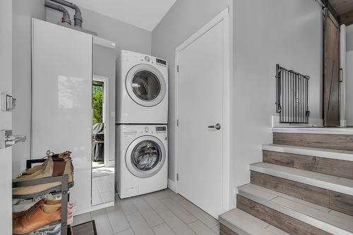 832 Walrod Street, Kelowna, BC - Indoor Photo Showing Laundry Room