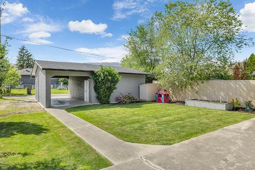 832 Walrod Street, Kelowna, BC - Outdoor