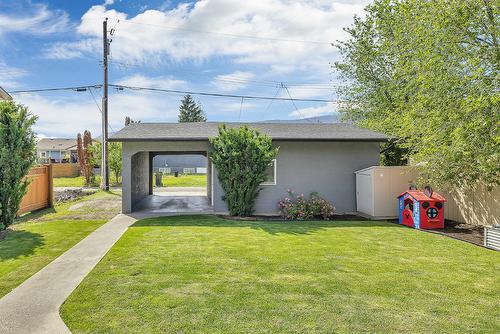 832 Walrod Street, Kelowna, BC - Outdoor