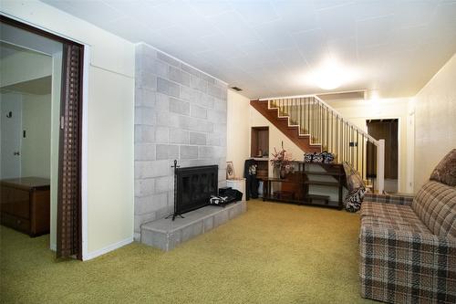 215 Sadler Road, Kelowna, BC - Indoor