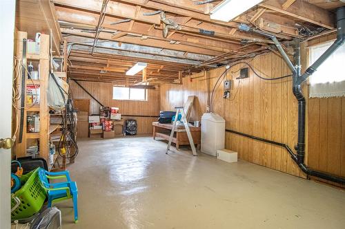 215 Sadler Road, Kelowna, BC - Indoor Photo Showing Basement