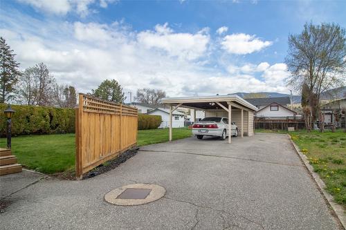 215 Sadler Road, Kelowna, BC - Outdoor