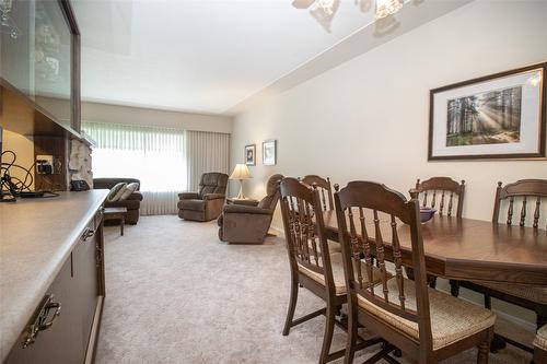 215 Sadler Road, Kelowna, BC - Indoor Photo Showing Dining Room