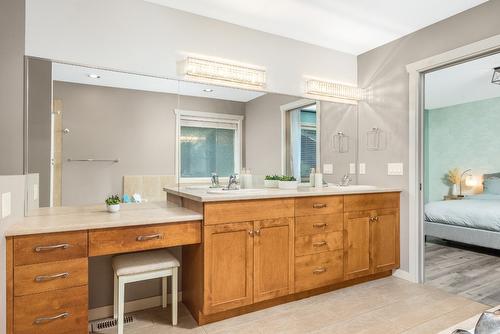 4979 Windsong Crescent, Kelowna, BC - Indoor Photo Showing Bathroom