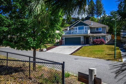 4979 Windsong Crescent, Kelowna, BC - Outdoor With Deck Patio Veranda