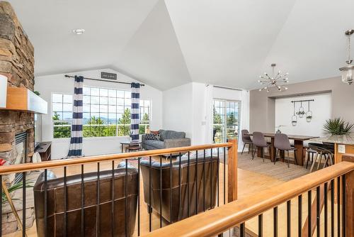 4979 Windsong Crescent, Kelowna, BC - Indoor