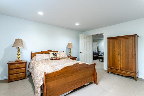 1503 Woodridge Road, Kelowna, BC - Indoor Photo Showing Bedroom