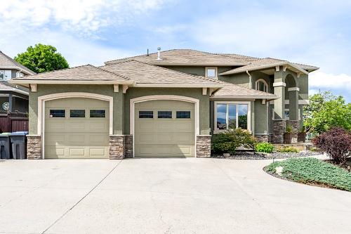 1503 Woodridge Road, Kelowna, BC - Outdoor With Facade