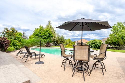 1503 Woodridge Road, Kelowna, BC - Outdoor With In Ground Pool