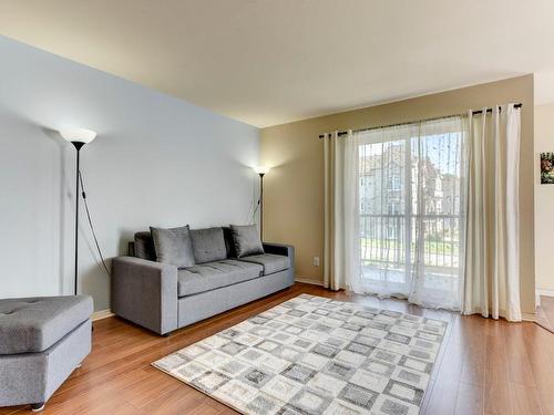 Living room - 3-56 Rue Marie-Victorin, Saint-Eustache, QC - Indoor Photo Showing Living Room