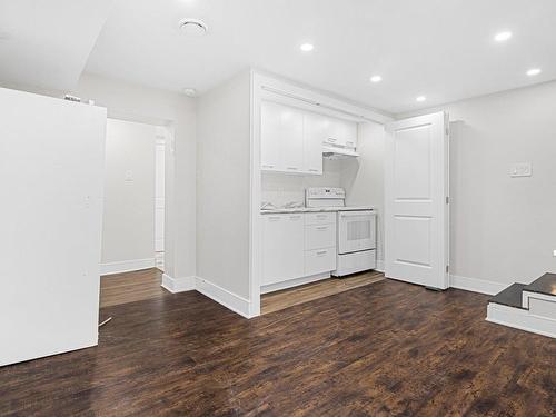 Sous-sol - 5726 Av. Palmer, Côte-Saint-Luc, QC - Indoor Photo Showing Kitchen