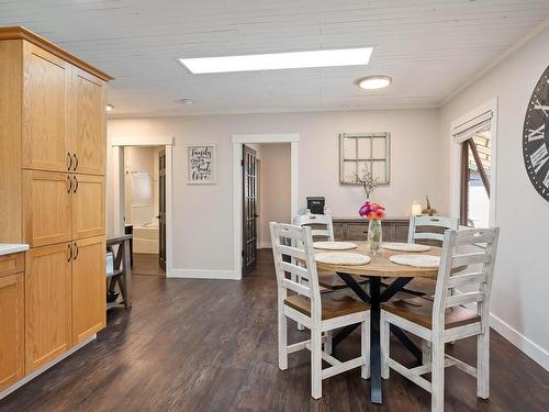 41 Lakeview Drive, Clearwater, BC - Indoor Photo Showing Dining Room