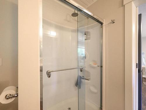 41 Lakeview Drive, Clearwater, BC - Indoor Photo Showing Bathroom