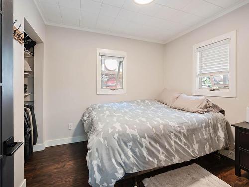 41 Lakeview Drive, Clearwater, BC - Indoor Photo Showing Bedroom