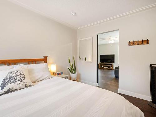 41 Lakeview Drive, Clearwater, BC - Indoor Photo Showing Bedroom