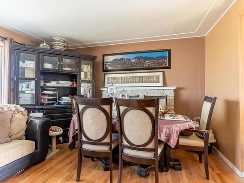 923 12Th Street, Kamloops, BC - Indoor Photo Showing Dining Room