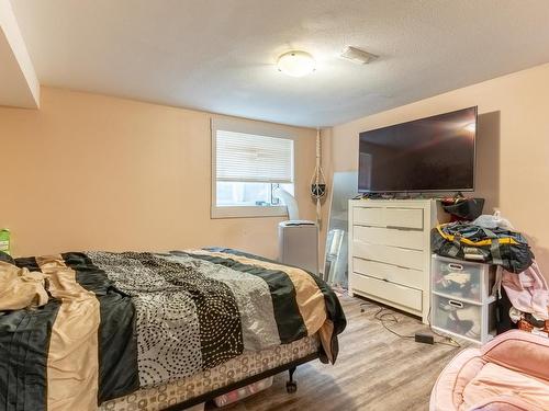 923 12Th Street, Kamloops, BC - Indoor Photo Showing Bedroom