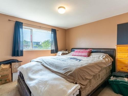 923 12Th Street, Kamloops, BC - Indoor Photo Showing Bedroom