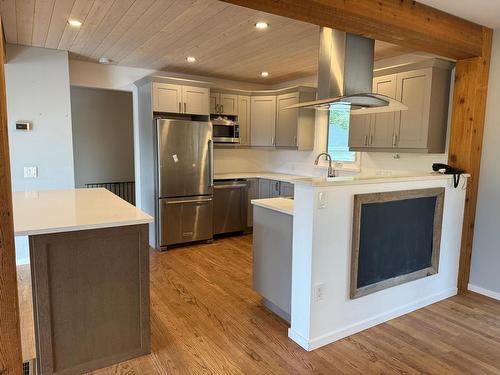 2325 Reid Ave, Merritt, BC - Indoor Photo Showing Kitchen