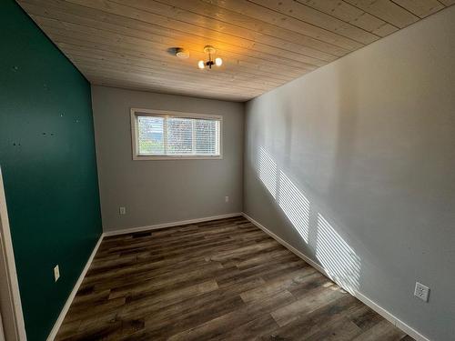 2325 Reid Ave, Merritt, BC - Indoor Photo Showing Other Room