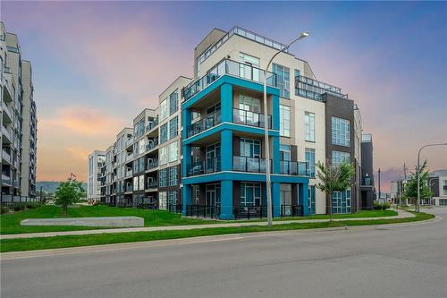 10 Concord Place|Unit #220, Grimsby, ON - Outdoor With Facade