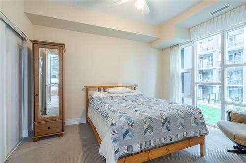 10 Concord Place|Unit #220, Grimsby, ON - Indoor Photo Showing Bedroom