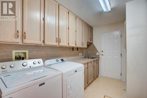 595 Yates Road Unit# 405, Kelowna, BC - Indoor Photo Showing Laundry Room