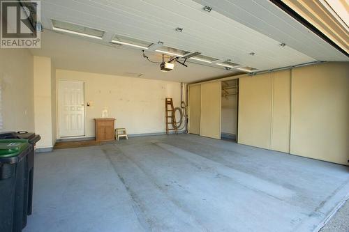 595 Yates Road Unit# 405, Kelowna, BC - Indoor Photo Showing Garage